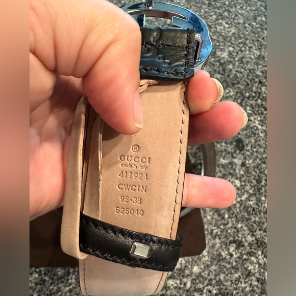 Gucci Signature Leather Belt - Picture 8 of 8